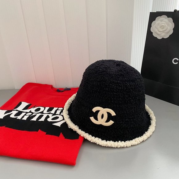 ?✨AUTHENTIC✨?CHANEL hat main image 4